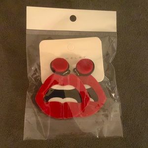 BRAND NEW EARRINGS!